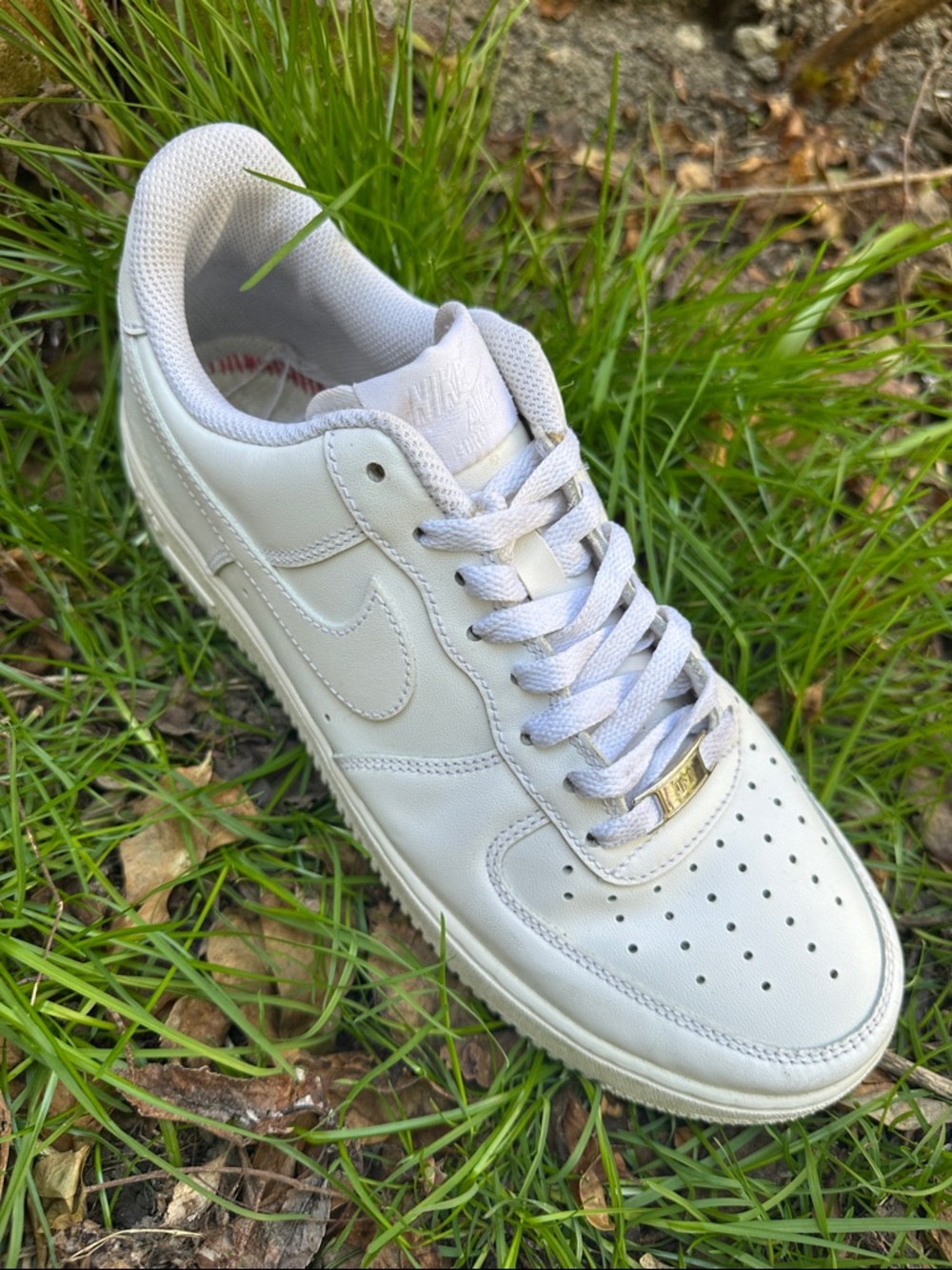 Nike Men’s White Low-Top Leather Sneaker